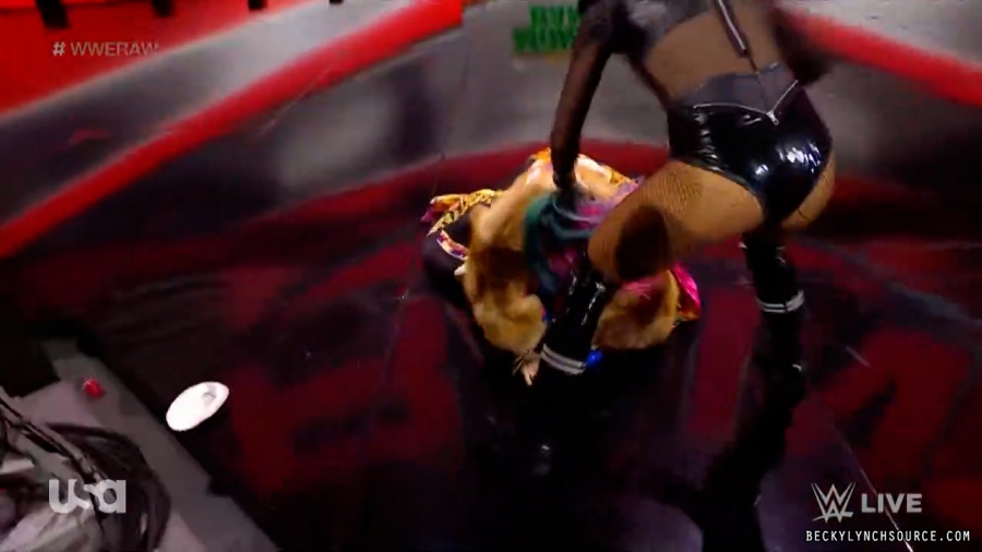 beckyraw20220620_00_21_26_00_Still1189.jpg