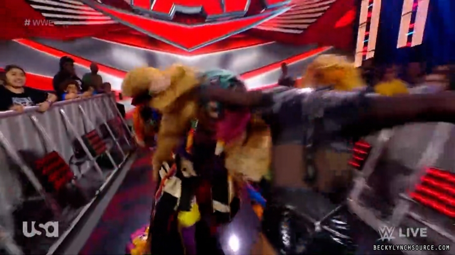 beckyraw20220620_00_21_33_15_Still1204.jpg
