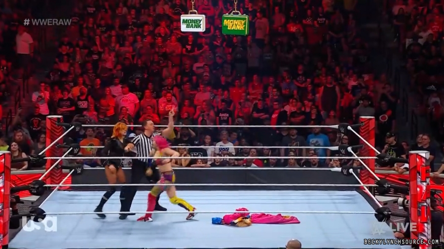 beckyraw20220620_00_21_55_15_Still1226.jpg