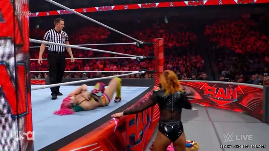 beckyraw20220620_00_23_26_15_Still1387.jpg