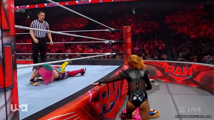 beckyraw20220620_00_23_27_00_Still1388.jpg