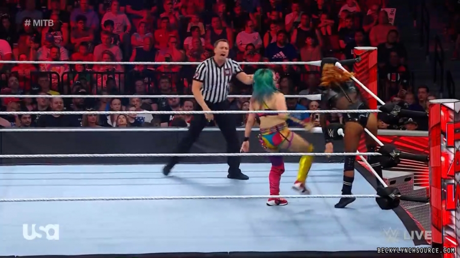 beckyraw20220620_00_23_32_00_Still1398.jpg