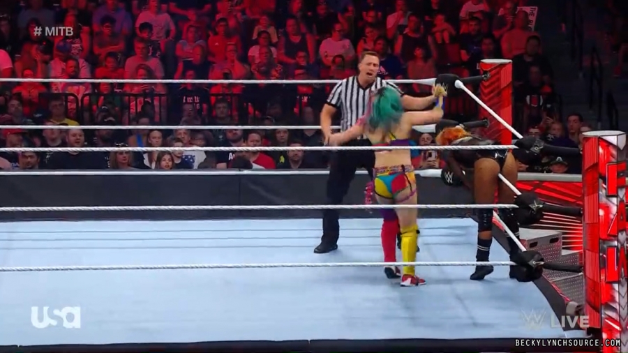 beckyraw20220620_00_23_33_00_Still1400.jpg