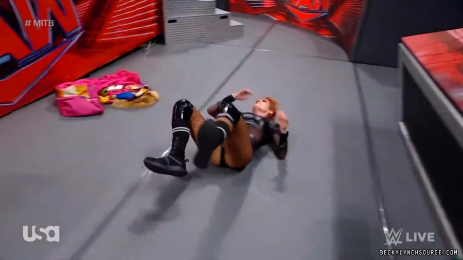 beckyraw20220620_00_23_44_00_Still1413.jpg