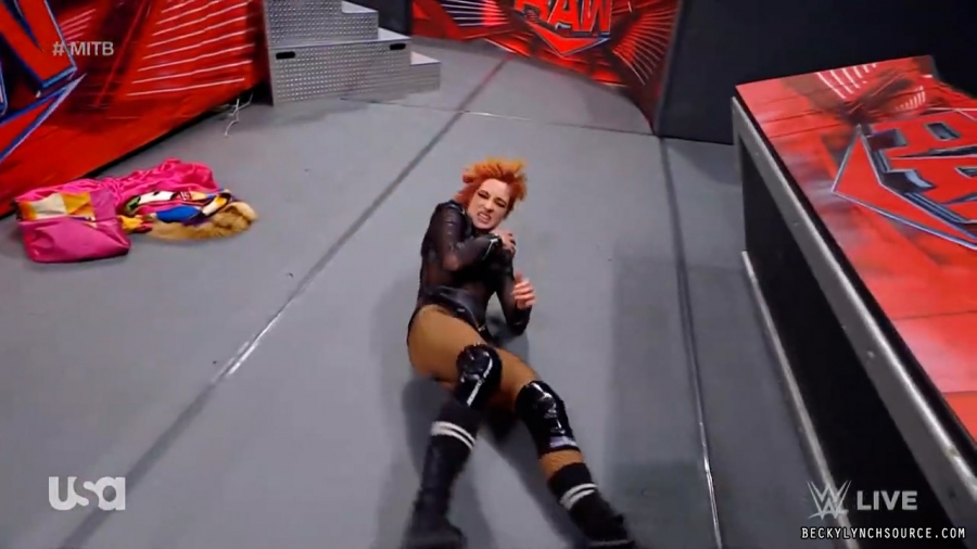 beckyraw20220620_00_23_44_15_Still1414.jpg