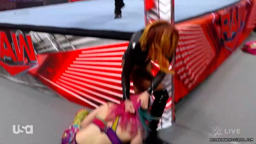 beckyraw20220620_00_24_01_15_Still1424.jpg