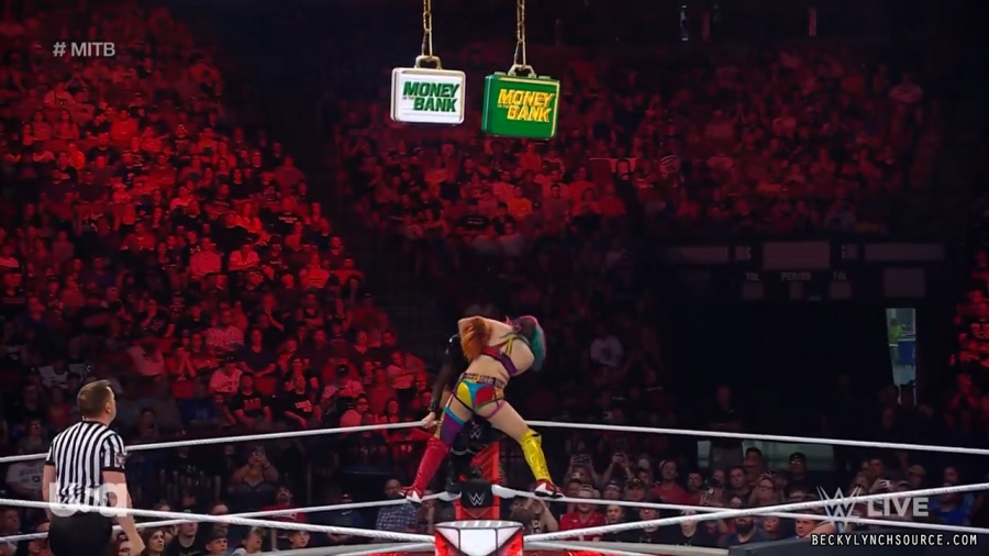 beckyraw20220620_00_24_30_15_Still1482.jpg