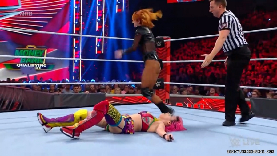 beckyraw20220620_00_25_26_15_Still1582.jpg