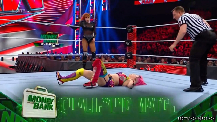 beckyraw20220620_00_25_27_15_Still1584.jpg