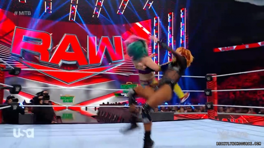 beckyraw20220620_00_26_19_15_Still1674.jpg