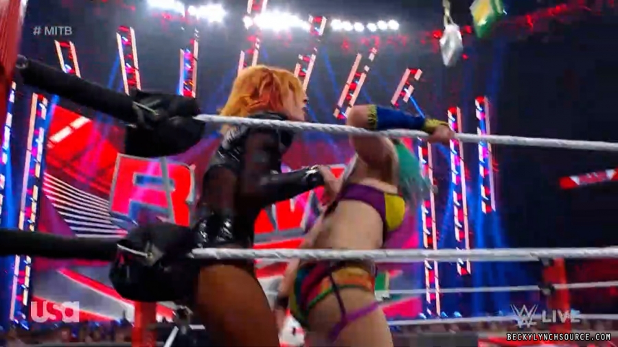 beckyraw20220620_00_26_29_15_Still1681.jpg