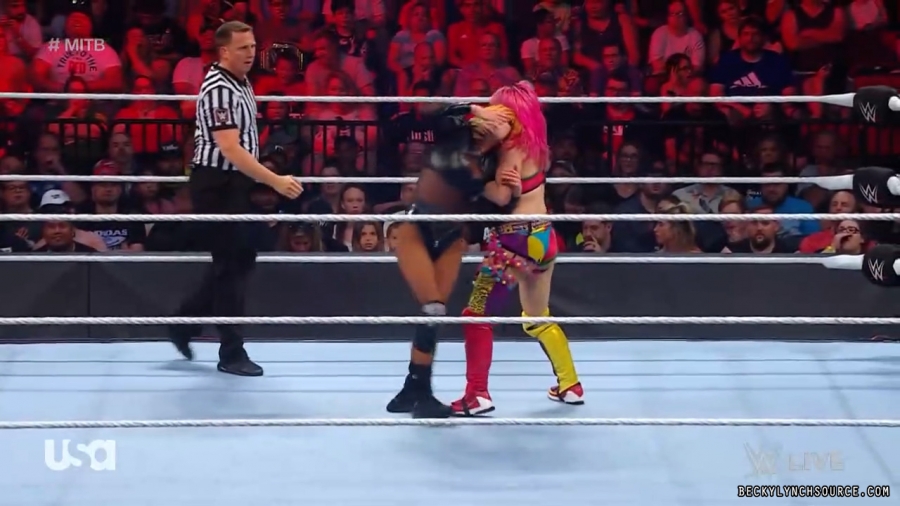 beckyraw20220620_00_27_19_00_Still1761.jpg