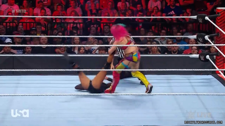 beckyraw20220620_00_27_39_00_Still1801.jpg