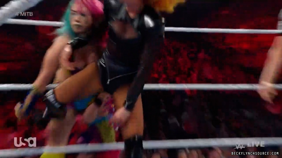 beckyraw20220620_00_28_26_00_Still1895.jpg