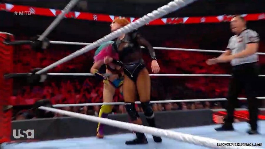 beckyraw20220620_00_28_26_15_Still1896.jpg