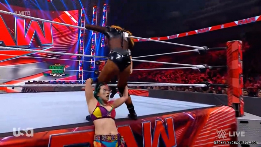 beckyraw20220620_00_29_20_15_Still1985.jpg