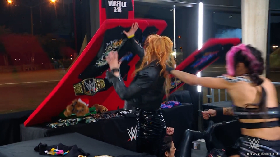 beckyraw20221128_00_09_21_11_Still916.jpg
