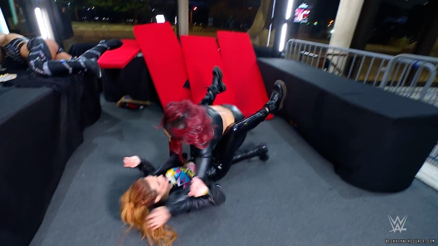 beckyraw20221128_00_09_26_26_Still927.jpg