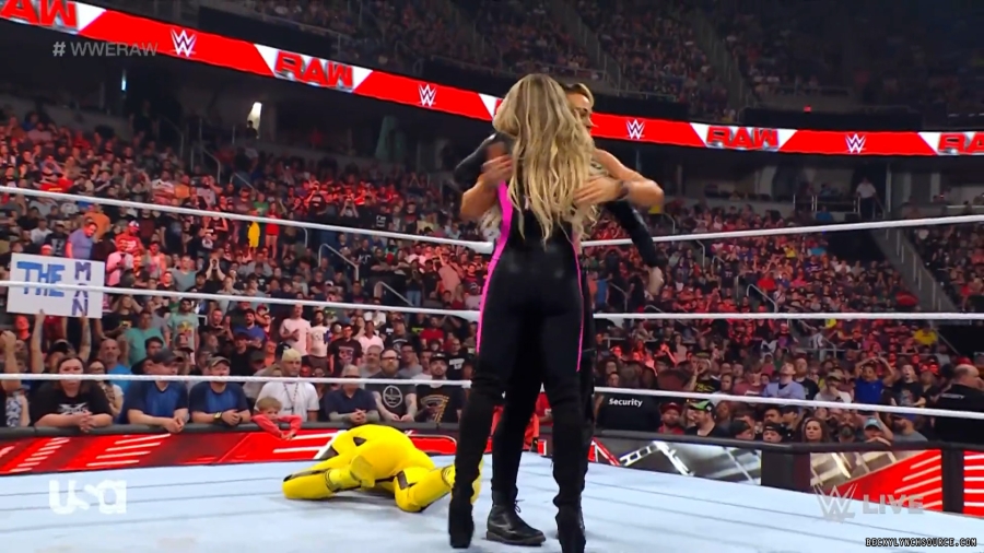 beckyraw20230529_00_00_44_05_Still216.jpg