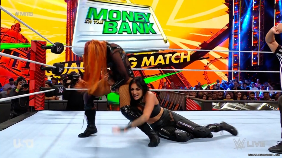 beckyraw20230605_00_03_11_25_Still872.jpg