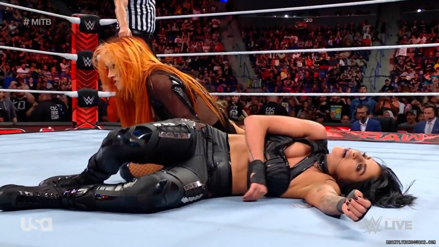 beckyraw20230605_00_03_32_25_Still985.jpg