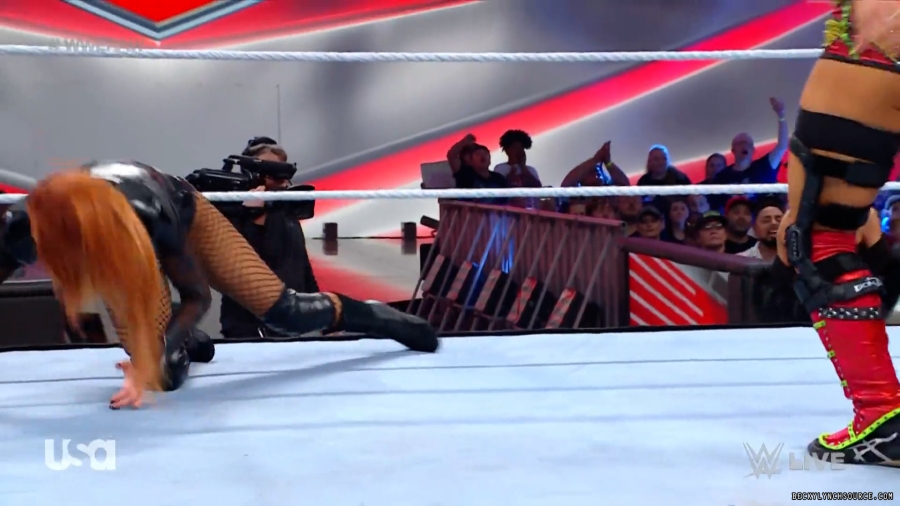 beckyraw20230710_00_01_34_15_Still388.jpg