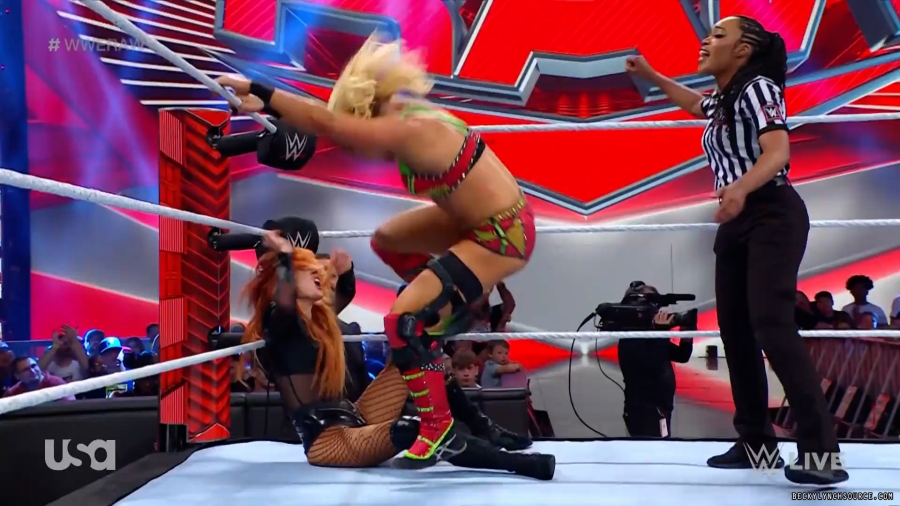 beckyraw20230710_00_01_35_20_Still395.jpg