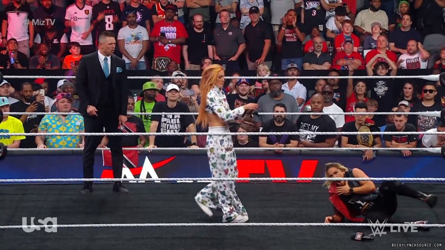 beckyraw20230717_00_03_34_15_Still718.jpg