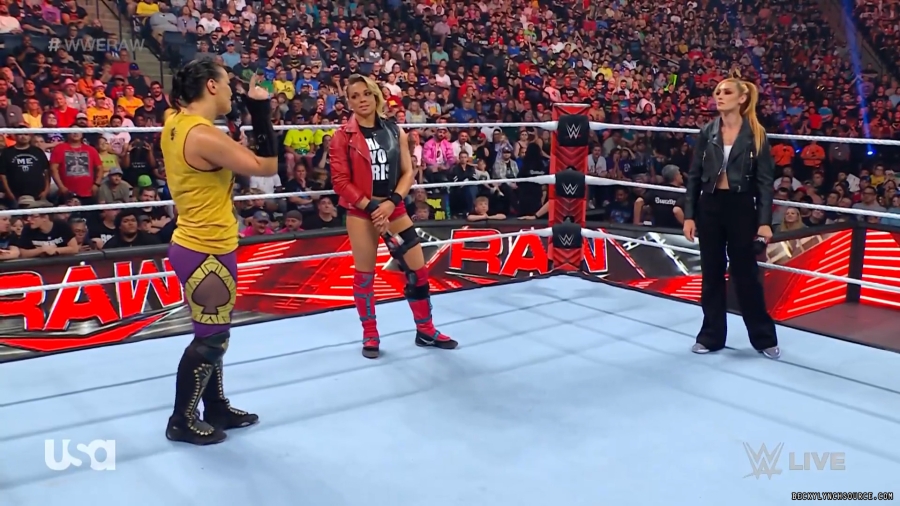 beckyraw20230807_00_02_58_05_Still578.jpg