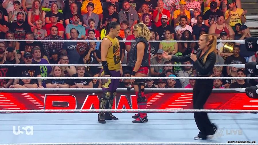 beckyraw20230807_00_03_15_00_Still613.jpg