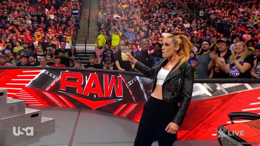 beckyraw20230807_00_07_40_15_Still928.jpg