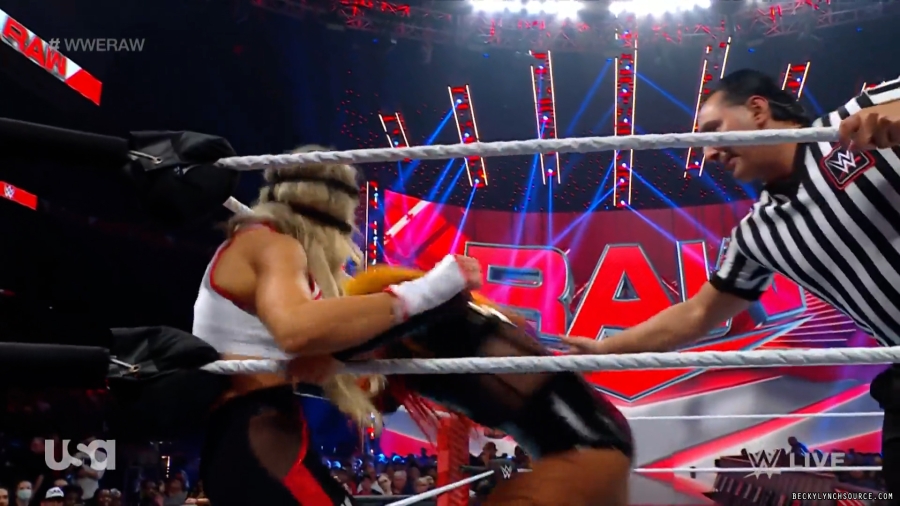 beckyraw20230814_00_00_33_10_Still153.jpg
