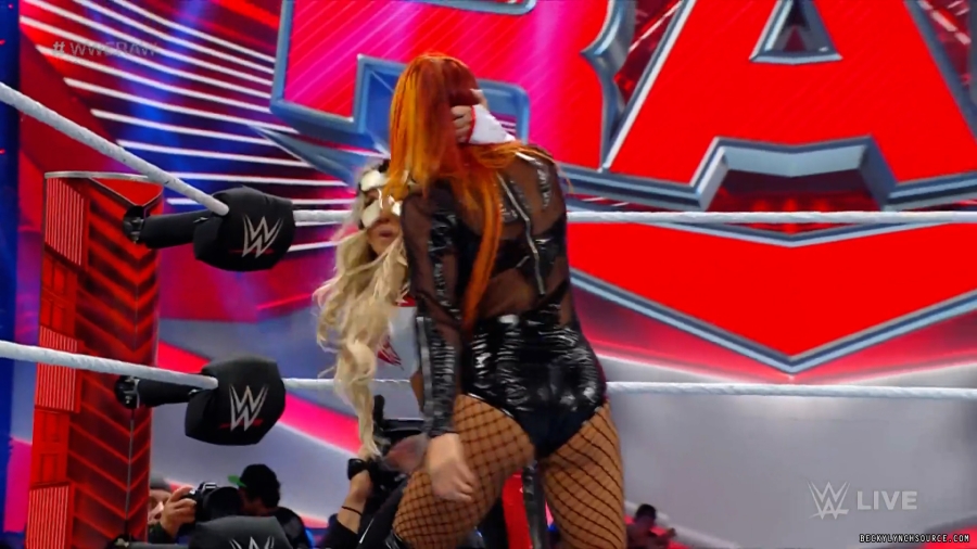 beckyraw20230814_00_00_45_05_Still224.jpg