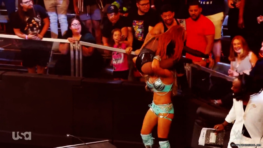 beckyraw20231225_00_00_10_05_Still034.jpg