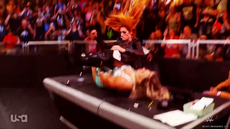 beckyraw20231225_00_00_12_25_Still049.jpg