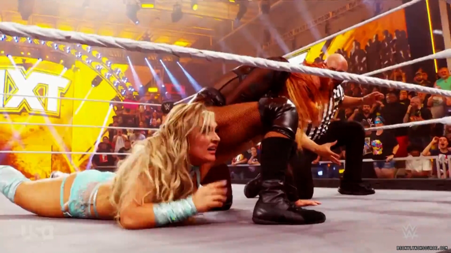 beckyraw20231225_00_00_14_05_Still056.jpg