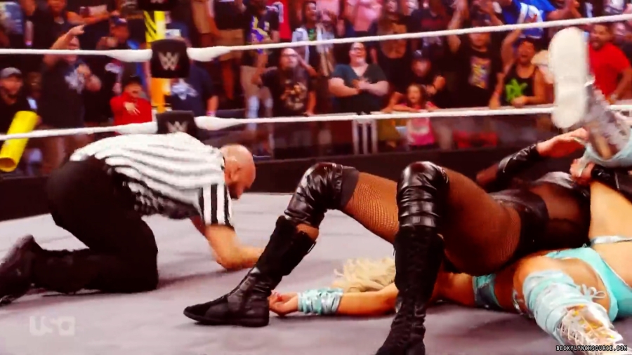 beckyraw20231225_00_00_16_20_Still068.jpg