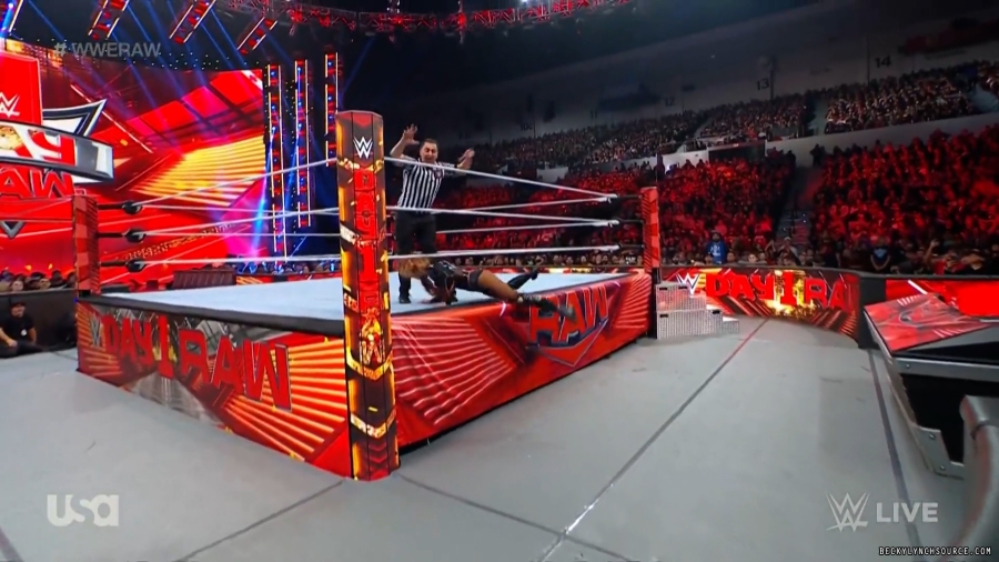 beckyraw20240101_00_04_09_05_Still1117.jpg