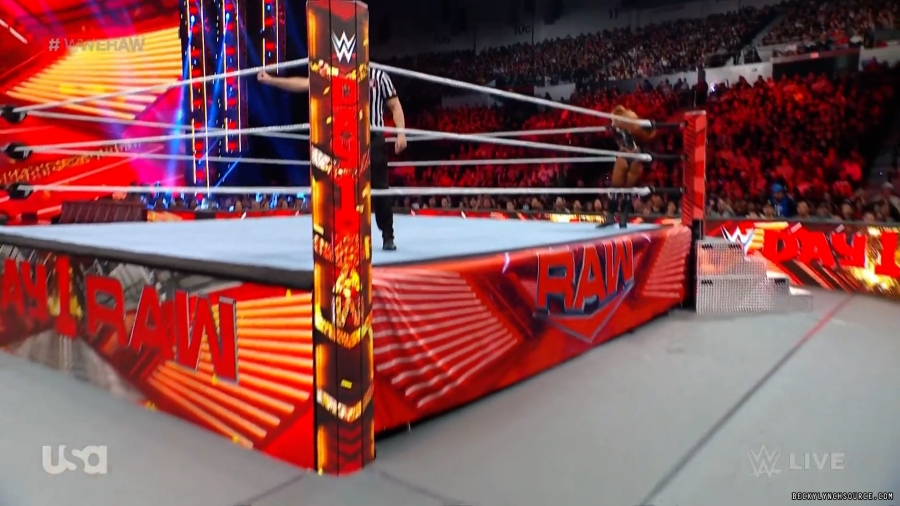 beckyraw20240101_00_04_10_15_Still1125.jpg
