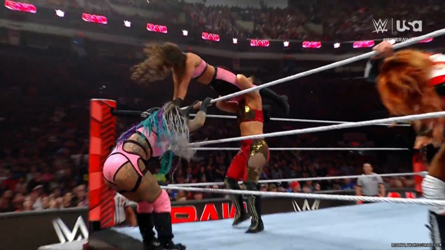 beckyraw20240422_00_02_53_25_Still606.jpg