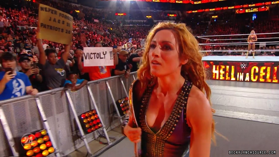 beckywwe24theman_Still1746.jpg