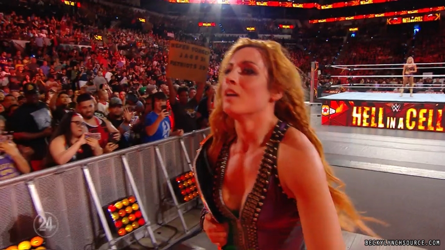 beckywwe24theman_Still1749.jpg