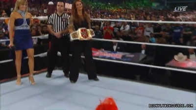 Becky20160403_Still221.jpg