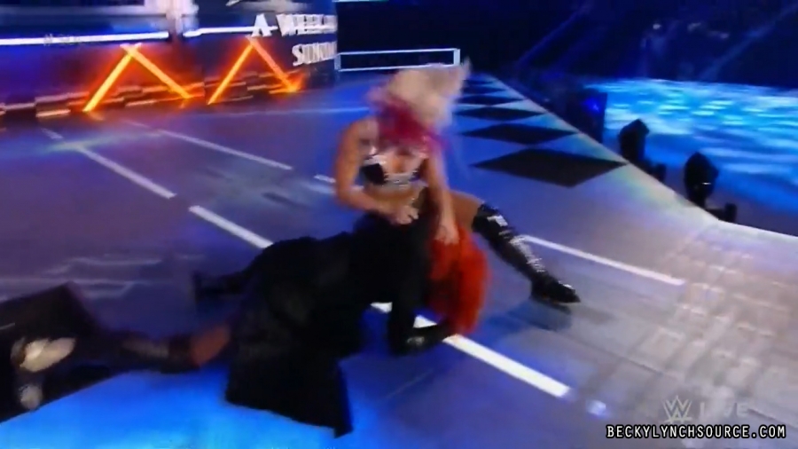 Becky20160927_Still045.jpg