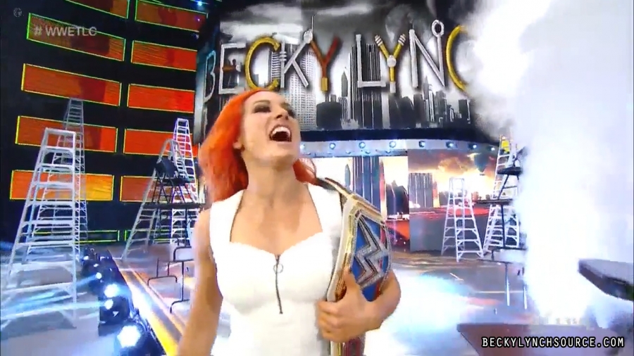 Becky20161129_Still090.jpg