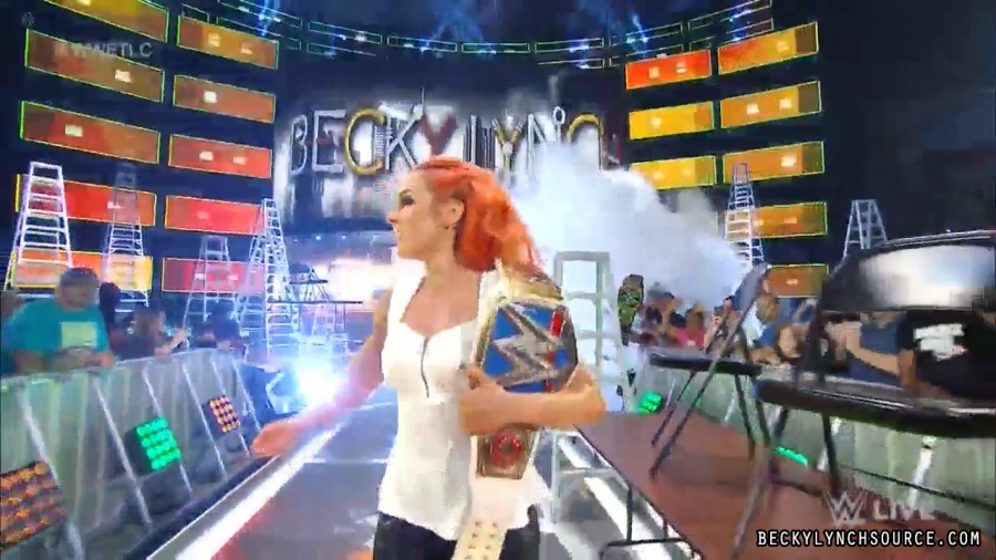 Becky20161129_Still099.jpg