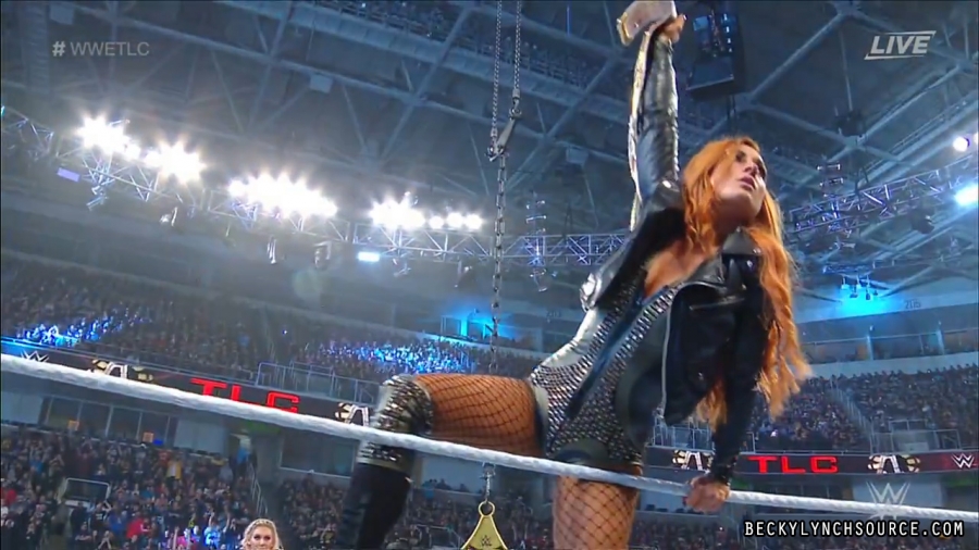 BeckyPPV20181216_Still383.jpg